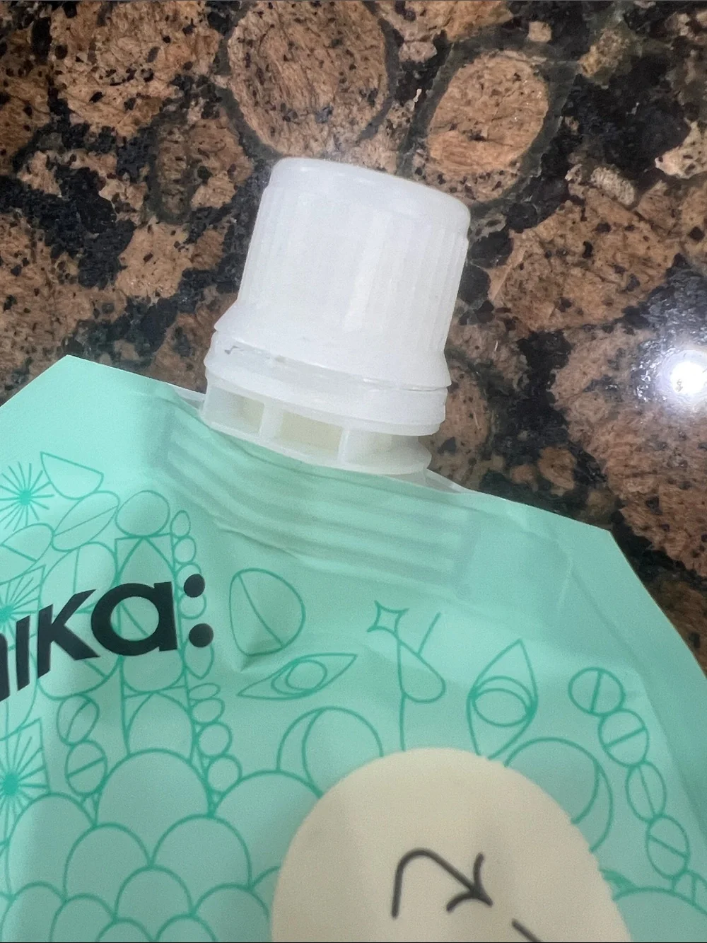 amika The Kure Strength-Repair Shampoo Refill - Mint Green Pouch